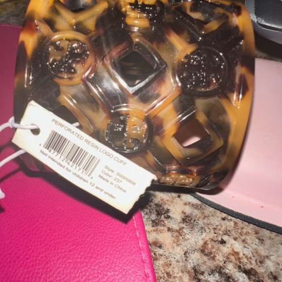 New! TORY BURCH Tortoise Resin Logo Cuff Bracelet Size Small - Picture 4 of 5